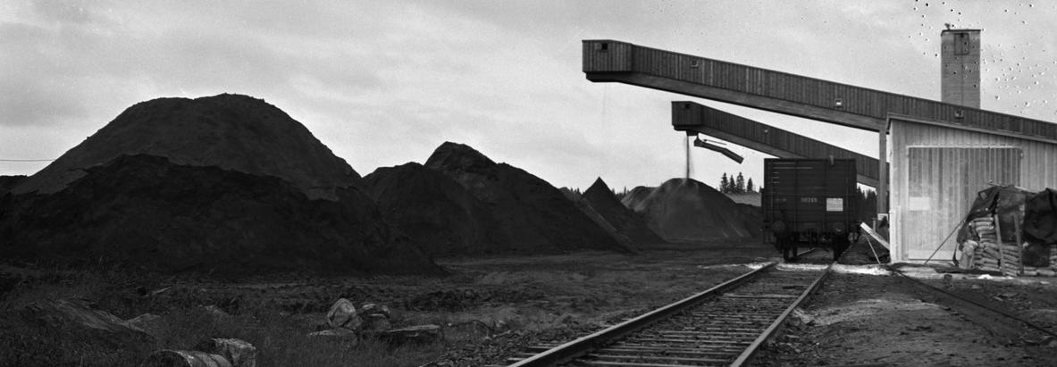 Malmivuoria Pyhäsalmen kaivoksen rikastamon edustalla vuonna 1962.